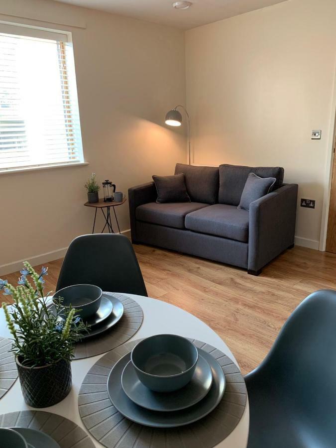 Central Townhouse With Parking Telford Exterior foto